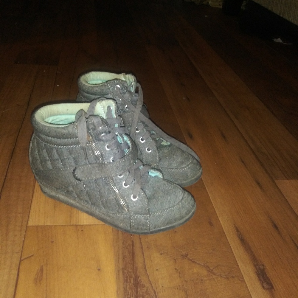 Kids shoes